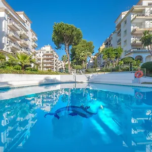 puerto-banus-beach-apartment.es-andalucia.com/