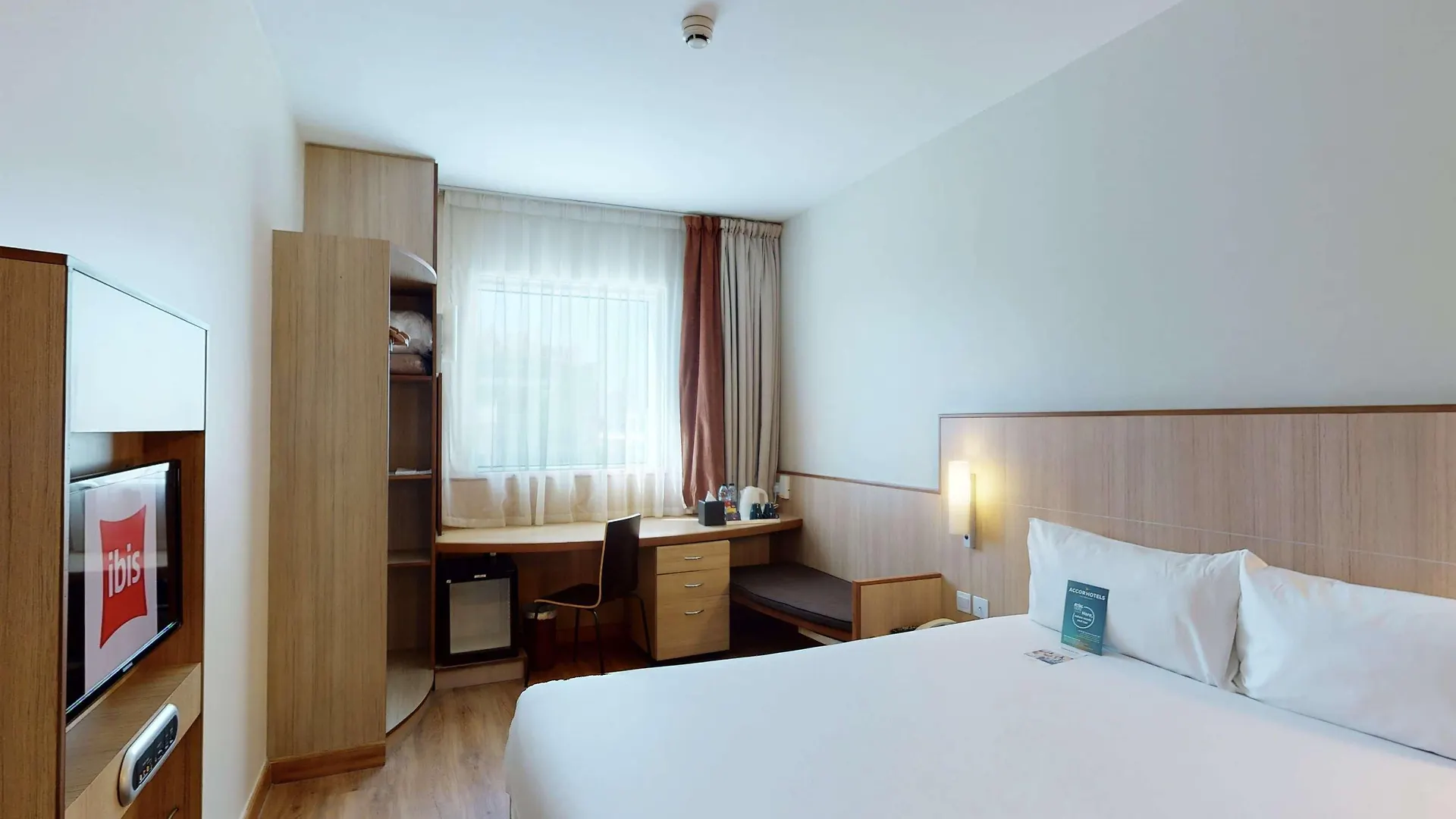 Ibis Al Barsha Hotel Dubai 3*,
